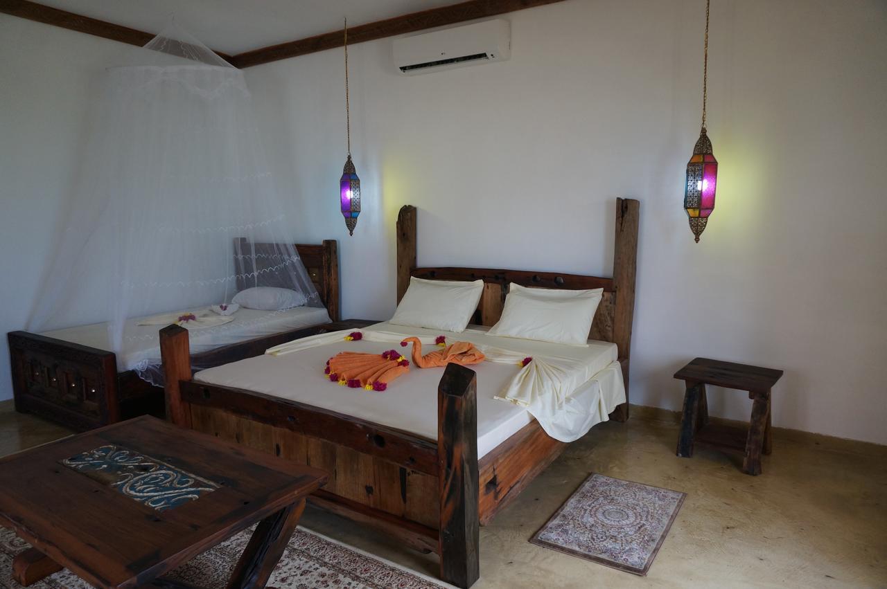 White Sands Hotel *
